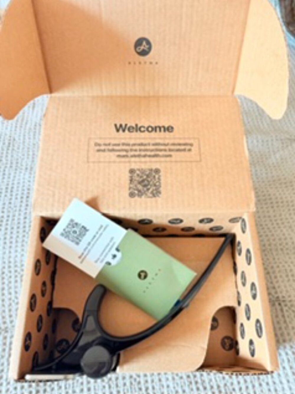 Aletha Hip Hook Muscle Release Tool w/ Original Box & Accessories - Picture 2 of 3